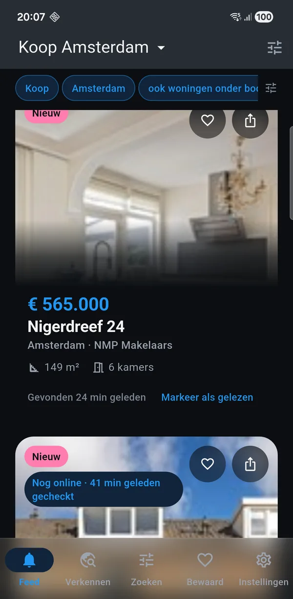 De app met een koop-zoekopdracht voor Amsterdam: nieuwe woningen met vraagprijs, oppervlakte en het aantal kamers.